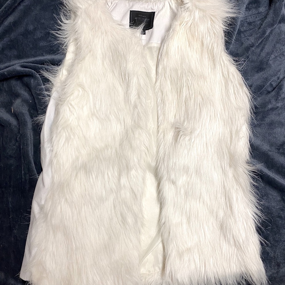 Faux fur white vest Miss London